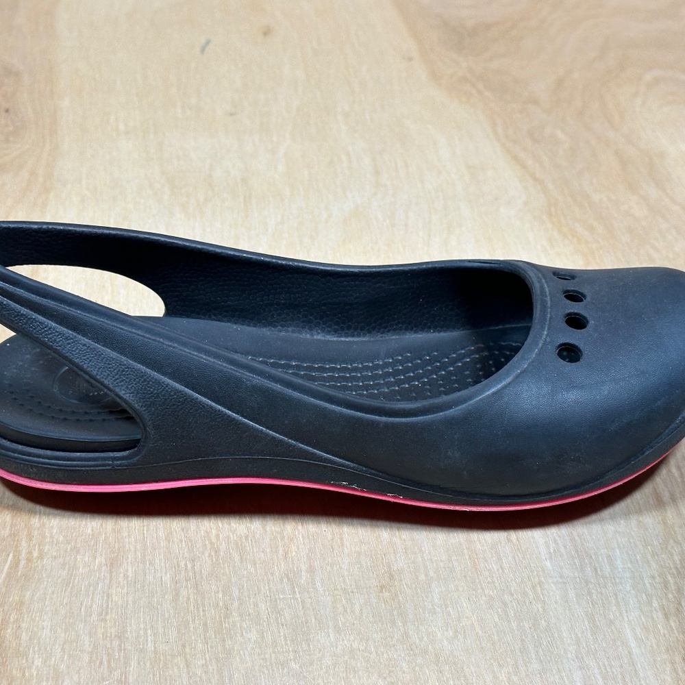 Crocs Tone Skylar Slingback Flat Slip On Shoes Women's Size 8 Black and Pink - Picture 7 of 9